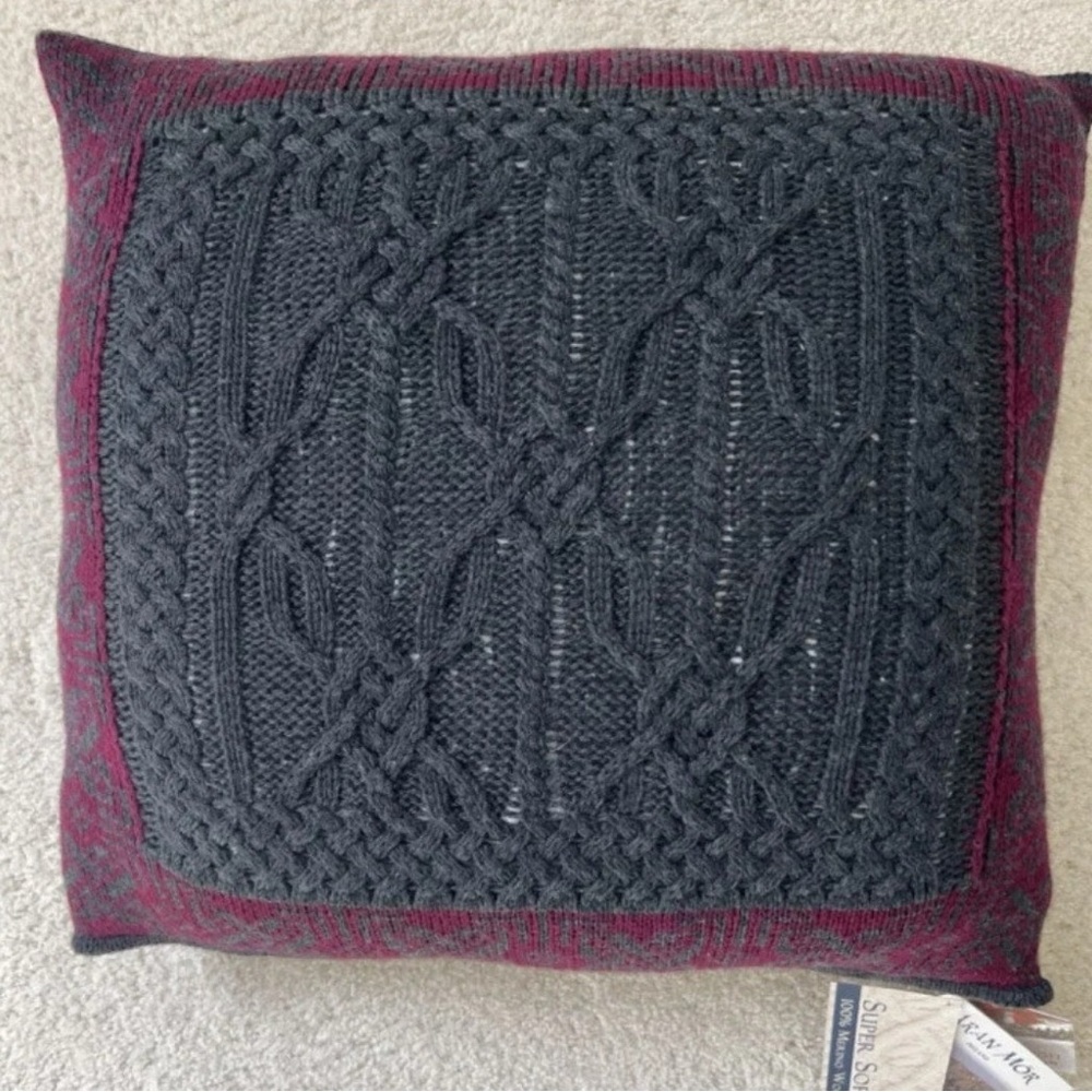 Aran Mor Ireland 100% Merino Wool Sweater Charcoal Burgandy Throw Pillow 20x20